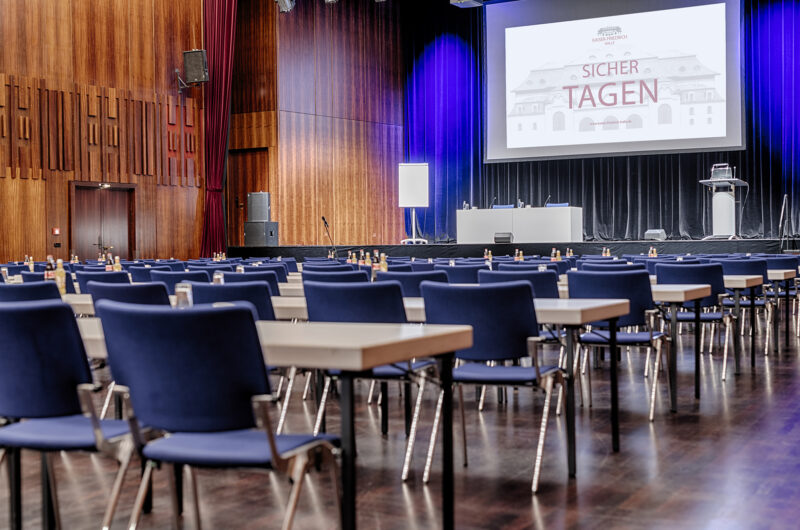 Tagung im Festsaal mit parlamentarischer Bestuhlung (Foto: © MGMG)