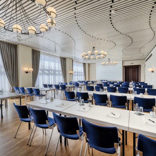 Balkonsaal mit parlamentarischer Bestuhlung (Foto: © MGMG)